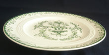 Lade das Bild in den Galerie-Viewer, DESSERTTELLER "Sekunda Jeverland Reepsholt"- Porzellan, Relief Pflanzen Wappen Dekor