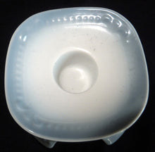 Lade das Bild in den Galerie-Viewer, KERZENSTÄNDER - Porzellan, Abstrakter Relief Rand Dekor (G)