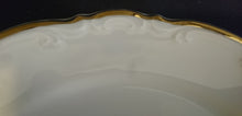 Lade das Bild in den Galerie-Viewer, DESSERTTELLER - Porzellan, Relief Goldrand Dekor