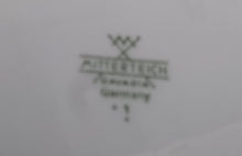 Lade das Bild in den Galerie-Viewer, 2er Set DESSERTTELLER - Porzellan, Relief Goldrand Dekor