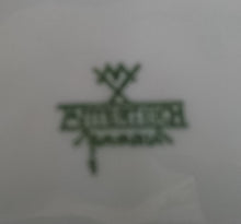 Lade das Bild in den Galerie-Viewer, UNTERTASSE - Porzellan, Goldrand Abstrakt Geometrisches Linien Muster Relief Motiv Dekor