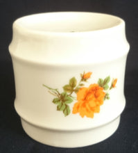 Lade das Bild in den Galerie-Viewer, 2er Set MILCHKÄNNCHEN & ZUCKERDOSE OHNE DECKEL - Porzellan, Flora Pflanzen Rosenblumen Blüten Motiv Relief Rand Dekor