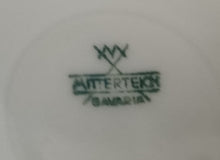 Lade das Bild in den Galerie-Viewer, 2er Set MILCHKÄNNCHEN & ZUCKERDOSE OHNE DECKEL - Porzellan, Flora Pflanzen Rosenblumen Blüten Motiv Relief Rand Dekor