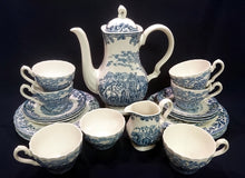 Lade das Bild in den Galerie-Viewer, MILCHKÄNNCHEN "Country Life" - Keramik / Steingut (Fine Staffordshire Ware), Englisches Landleben Scenen Motiv Dekor, Hand graviert