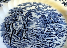 Lade das Bild in den Galerie-Viewer, 2er Set DESSERTTELLER "Country Life" - Keramik / Steingut (Fine Staffordshire Ware), Englisches Landleben Scenen Motiv Dekor, Hand graviert