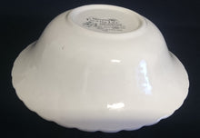 Lade das Bild in den Galerie-Viewer, 2er Set SCHÜSSELN "Country Life" - Keramik / Steingut (Fine Staffordshire Ware), Englisches Landleben Scenen Motiv Dekor, Hand graviert