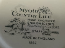 Lade das Bild in den Galerie-Viewer, 2er Set SCHÜSSELN "Country Life" - Keramik / Steingut (Fine Staffordshire Ware), Englisches Landleben Scenen Motiv Dekor, Hand graviert