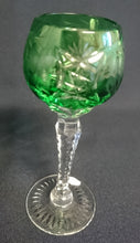 Lade das Bild in den Galerie-Viewer, GETRÄNKEGLAS - 24% Pbo Bleikristall, Mattierter Schliff Weintrauben Abstrakt Dekor (Green)
