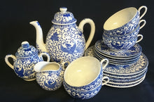 Lade das Bild in den Galerie-Viewer, 2er TEEGEDECK - Porzellan, Abstraktes Girlanden Vogel Blumenblüten Motiv Dekor