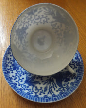 Lade das Bild in den Galerie-Viewer, 3er TEEGEDECK - Porzellan, Abstraktes Girlanden Vogel Blumenblüten Motiv Dekor