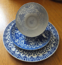 Lade das Bild in den Galerie-Viewer, DESSERTTELLER - Porzellan, Abstraktes Girlanden Vogel Blumenblüten Motiv Dekor