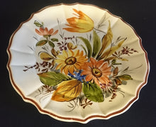 Lade das Bild in den Galerie-Viewer, 3er Set WAND SAMMELTELLER - Keramik / Steingut, Mehrfarbige Verschiedene Blumenwiesen Brauner Dekorrand