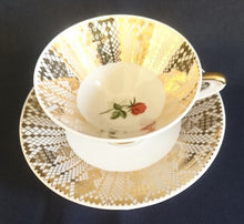 Lade das Bild in den Galerie-Viewer, 3er TEE SAMMELGEDECK - Porzellan, Klassisch Style, Rosen Blumenblüten Abstraktes Geometrisches Karo Gold Dekor