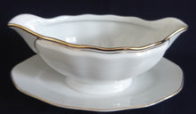 Lade das Bild in den Galerie-Viewer, SAUCIER - Porzellan, Klassisch Goldrand Dekor