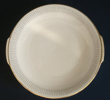 Lade das Bild in den Galerie-Viewer, 2er Set SERVIER- BEILAGENTELLER - Porzellan, Goldrand Griff Linien Striche Punkte Relief Motiv Dekor