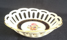 Lade das Bild in den Galerie-Viewer, DEKORATIONSSCHÄLCHEN - Porzellan Durchbrochen, Goldrand Abstrakt Linien Linien Flora Rosen Blumen Blüten Pflanzen Motiv Dekor