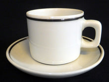 Lade das Bild in den Galerie-Viewer, UNTERTASSE - Porzellan, Silberrand Klassisch Dekor