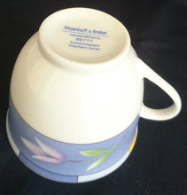 Lade das Bild in den Galerie-Viewer, KAFFEETASSE "Betty" - Porzellan, Pflanzen Tulpen Blumenblüten Flora Abstrakt Motiv Dekor
