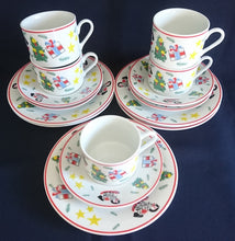 Lade das Bild in den Galerie-Viewer, 2er Set KAFFEETASSEN "Flirt" - Porzellan, Weihnachten Advent Christ Tannenbaum Geschenke Sterne Schaukelpferd Zweige Linien Motiv Dekor