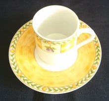 Lade das Bild in den Galerie-Viewer, 2er Set ESPRESSO UNTERTASSEN "Flirt" "Country Garden" - Porzellan, Meliertes Ranken Punktkreise Flora Pflaumen Geometrisches Motiv Dekor