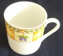 Lade das Bild in den Galerie-Viewer, 2er Set ESPRESSOTASSEN "Flirt" "Country Garden" - Porzellan, Meliertes Ranken Punktkreise Flora Pflaumen Geometrisches Motiv Dekor