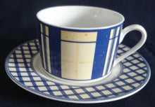 Lade das Bild in den Galerie-Viewer, 2er Set KAFFEETASSEN "Flirt" "French Vanilla" - Porzellan, Symetrisches Geometrisches Linien Balken Striche Karo Motiv Dekor
