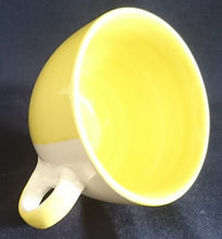 Lade das Bild in den Galerie-Viewer, KAFFEETASSE "Flirt" "Liso" - Porzellan, Streifen Einfärbiges Meliertes Dekor