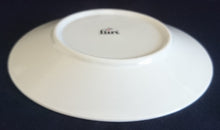 Lade das Bild in den Galerie-Viewer, 2er KAFFEEGEDECK "Flirt" - Porzellan, Weihnachten Advent Christ Tannenbaum Geschenke Sterne Schaukelpferd Zweige Linien Motiv Dekor