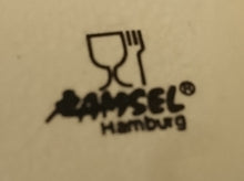 Lade das Bild in den Galerie-Viewer, KAFFEETASSE - Keramik / Steingut, Schriftzug Merry Christmas Advents Weihnachten Motiv Dekor