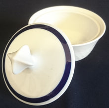 Lade das Bild in den Galerie-Viewer, ZUCKERDOSE MIT DECKEL - Fine China Porzellan, Echt Kobalt Klassisch Zweifarbig Dekor