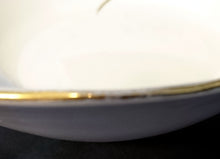 Lade das Bild in den Galerie-Viewer, GROßE BEILAGENSCHÜSSEL - Porzellan, Orchideen Blumenblüten Pflanzen Motiv Goldrand Abstrakt Relief Rand Dekor