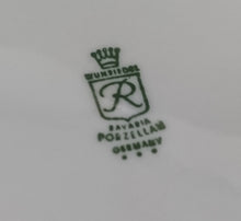 Lade das Bild in den Galerie-Viewer, GROßE BEILAGENSCHÜSSEL - Porzellan, Orchideen Blumenblüten Pflanzen Motiv Goldrand Abstrakt Relief Rand Dekor