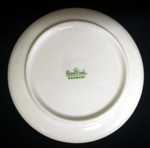 Lade das Bild in den Galerie-Viewer, SAMMELTELLERCHEN UNTERSETZER - Porzellan, Orientalisches Personen Entspannung Relax Motiv Dekor, Björn Wiinblad Designer