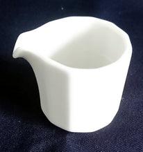 Lade das Bild in den Galerie-Viewer, UNTERTASSE - Porzellan, Gastronomie Einfärbiges Klassisch Dekor