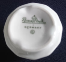 Lade das Bild in den Galerie-Viewer, 3er Set KAFFEEGEDECK & MILCHKÄNNCHEN - Porzellan, Gastronomie Einfärbiges Klassisch Dekor