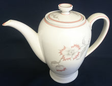 Lade das Bild in den Galerie-Viewer, 2er Set MILCHKÄNNCHEN & ZUCKERDOSE MIT DECKEL - "Winifred" - Porzellan, Blumen / Linien Klassisch Dekor