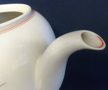 Lade das Bild in den Galerie-Viewer, KAFFEEKANNE MIT DECKEL "Winifred" - Porzellan, Blumen / Linien Klassisch Dekor