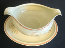 Lade das Bild in den Galerie-Viewer, SAUCIER "Winifred" - Porzellan, Blumen / Linien Klassisch Dekor