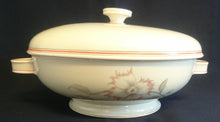 Lade das Bild in den Galerie-Viewer, BEILAGEN-TERRINE MIT DECKEL "Winifred" - Porzellan, Blumen / Linien Klassisch Dekor