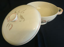 Lade das Bild in den Galerie-Viewer, SUPPENTERRINE MIT DECKEL "Winifred - Porzellan, Blumen / Linien Klassisch Dekor