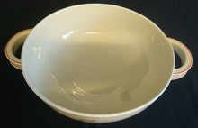 Lade das Bild in den Galerie-Viewer, SUPPENTERRINE MIT DECKEL "Winifred - Porzellan, Blumen / Linien Klassisch Dekor