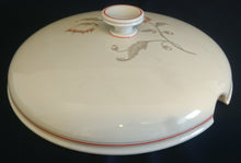 Lade das Bild in den Galerie-Viewer, SUPPENTERRINE MIT DECKEL "Winifred - Porzellan, Blumen / Linien Klassisch Dekor