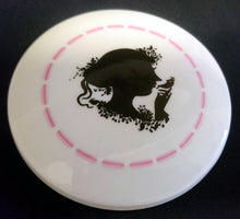 Lade das Bild in den Galerie-Viewer, BONBONIERE "Studio Linie" - Porzellan, Runde Schalen Form, Linien Striche Frau Vogel Motiv Dekor, Björn Wiinblad Design (G)