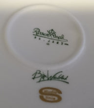 Lade das Bild in den Galerie-Viewer, BONBONIERE "Studio Linie" - Porzellan, Runde Schalen Form, Linien Striche Frau Vogel Motiv Dekor, Björn Wiinblad Design (G)