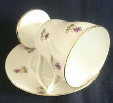 Lade das Bild in den Galerie-Viewer, KAFFEETASSE - Porzellan, Blumen Goldrand Dekor (2. Wahl)