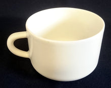 Lade das Bild in den Galerie-Viewer, 2er Set KAFFEETASSEN - Porzellan, Lilien Blumen Blüten Pflanzen Motiv Dekor