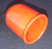 Lade das Bild in den Galerie-Viewer, EIERBECHER "Tirol" - Keramik / Steingut, Einfärbiges Dekor, Handbemalt