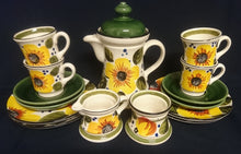 Lade das Bild in den Galerie-Viewer, 3er KAFFEEGEDECK "Madeira" - Keramik / Steingut, Sonnenblumen Blüten Pflanzen Motiv Randdekor, Handbemalt