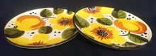 Lade das Bild in den Galerie-Viewer, 3er KAFFEEGEDECK "Madeira" - Keramik / Steingut, Sonnenblumen Blüten Pflanzen Motiv Randdekor, Handbemalt