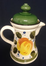 Lade das Bild in den Galerie-Viewer, 3er Set KAFFEEKANNE MIT DECKEL / MILCHKÄNNCHEN / ZUCKERDOSE OHNE DECKEL "Madeira" - Keramik / Steingut, Sonnenblumen Blüten Pflanzen Motiv Randdekor, Handbemalt